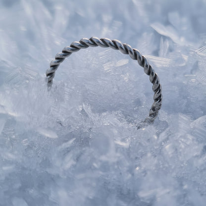 Stacker ring i sølv - tvunnet utgave