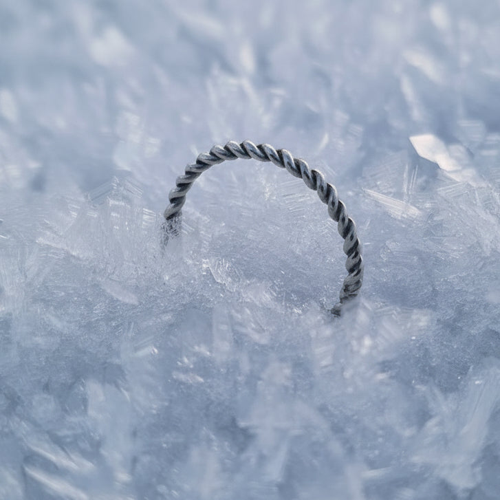 Stacker ring i sølv - tvunnet utgave