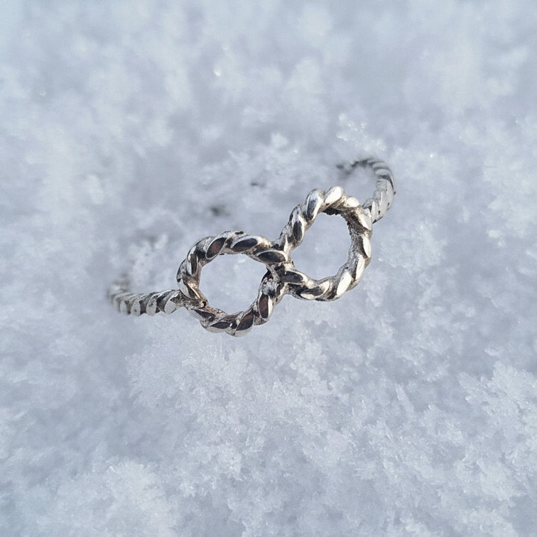 "Evig" ring i sølv