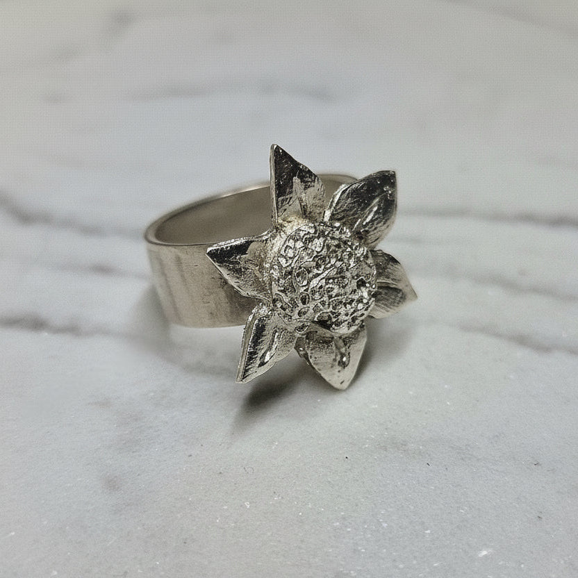 "Solsikke" ring i sølv