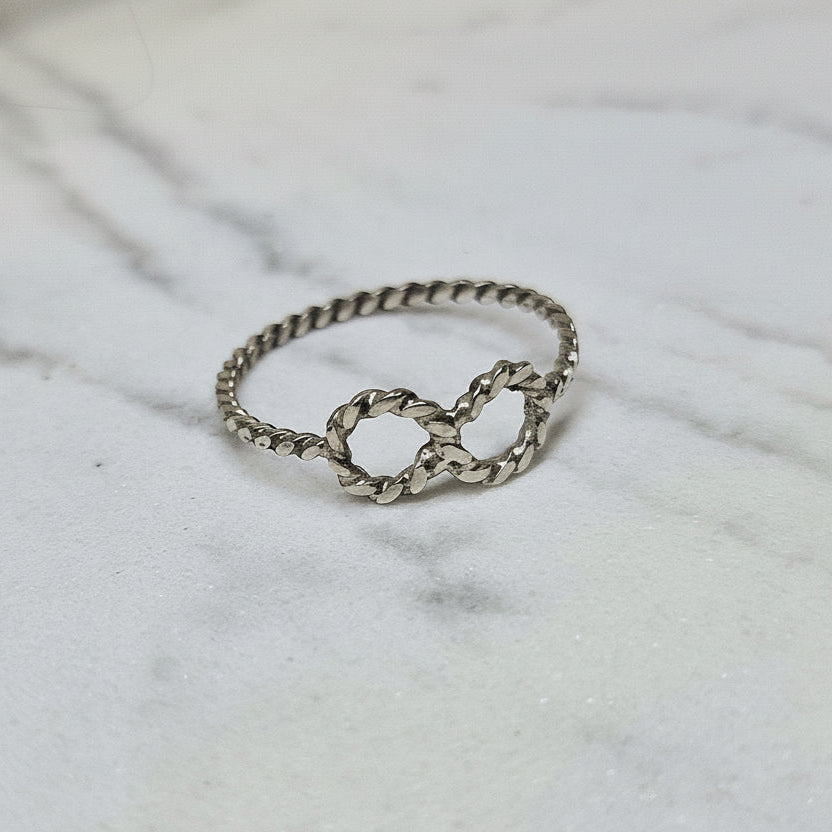 "Evig" ring i sølv