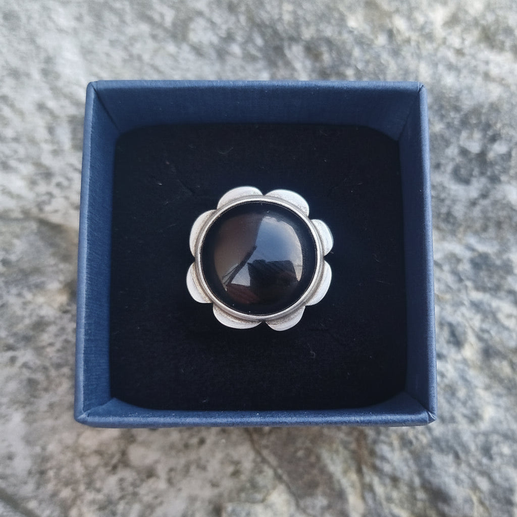 "Gothic Chic" - sølvring med svart onyx