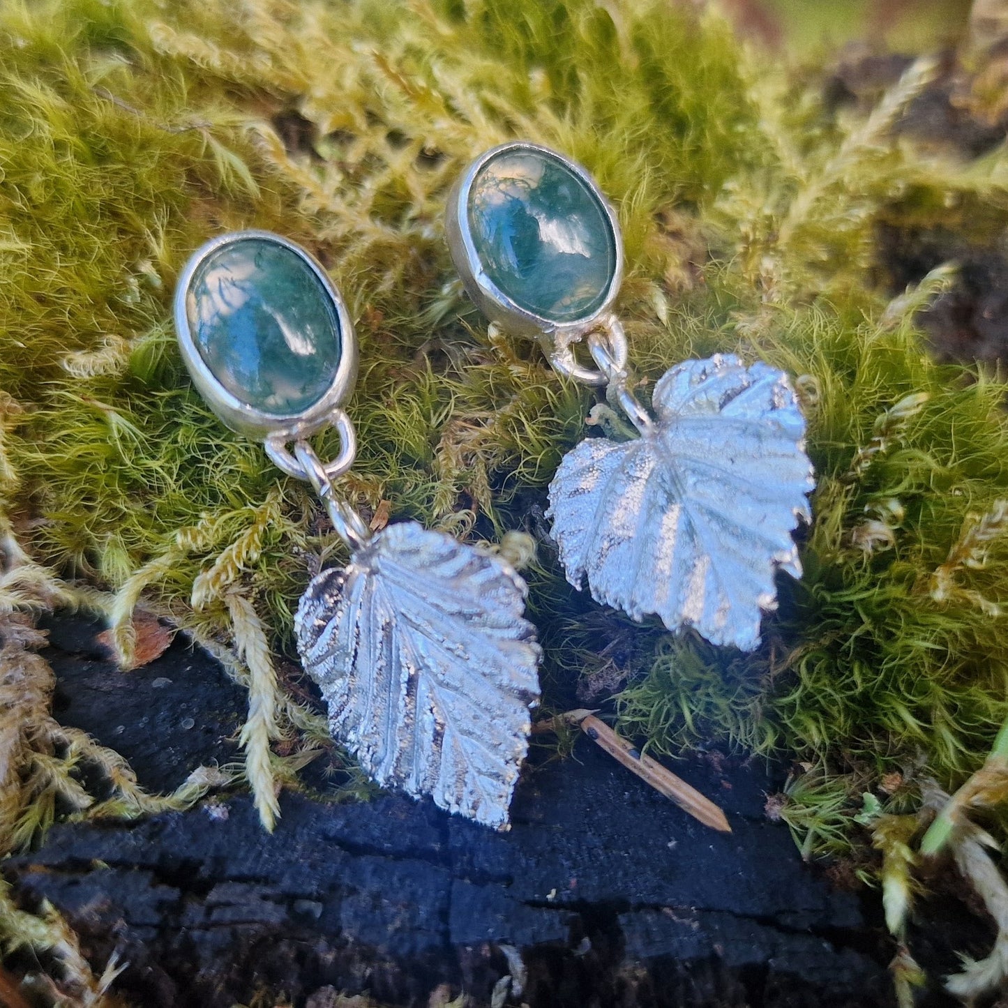 "Bjørk" øredobber i sølv med moseagat