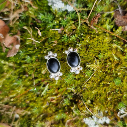 "Polarnatt" - Øredobber i sølv med matt onyx cabochon