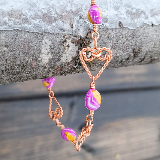Romantisk armbånd kobberhjerter og håndlagde perler