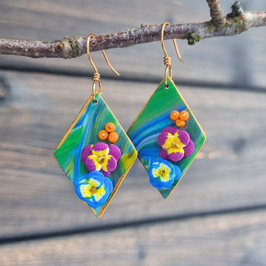 Unike fargeglade øredobber i tropisk stil