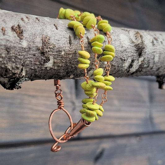 Bohemsk armbånd i kobber grønt og gull og dekorativ kobberlås
