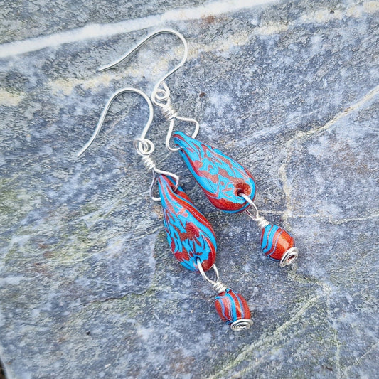 Øredobber i friske retro farger