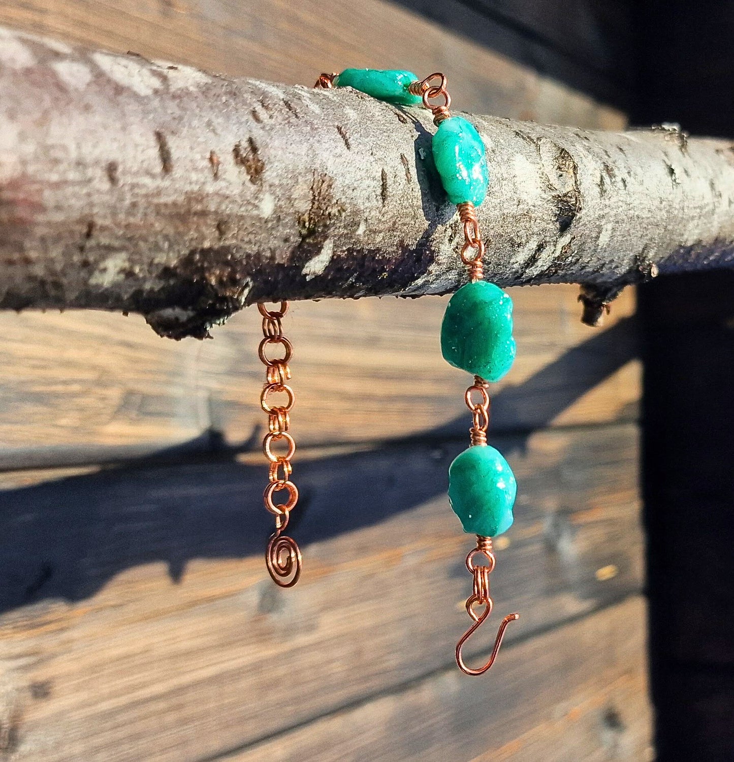 Armbånd med polymerstener i nydelig jadegrønn