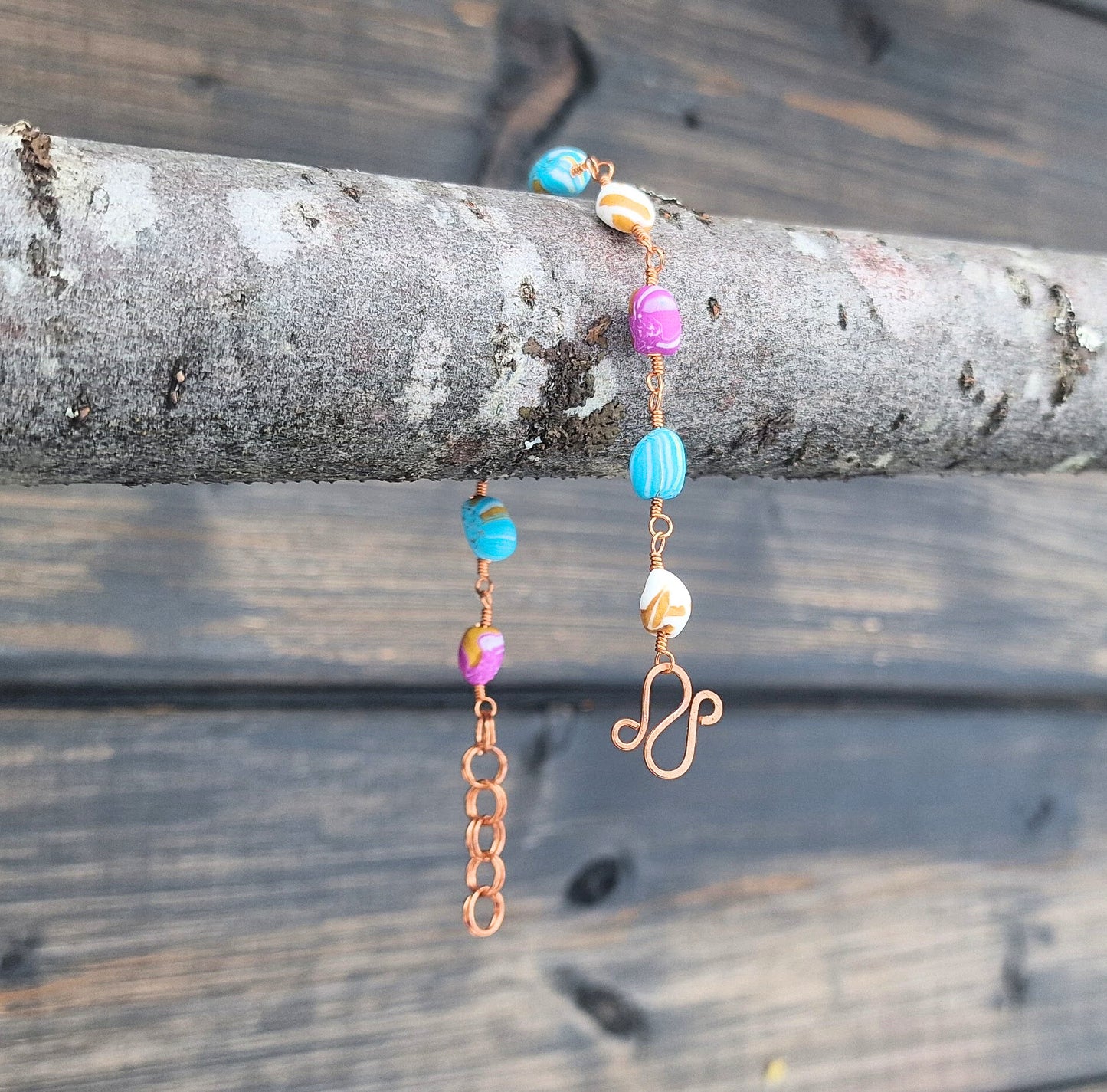 Armbånd i søte sukkertøyfarger