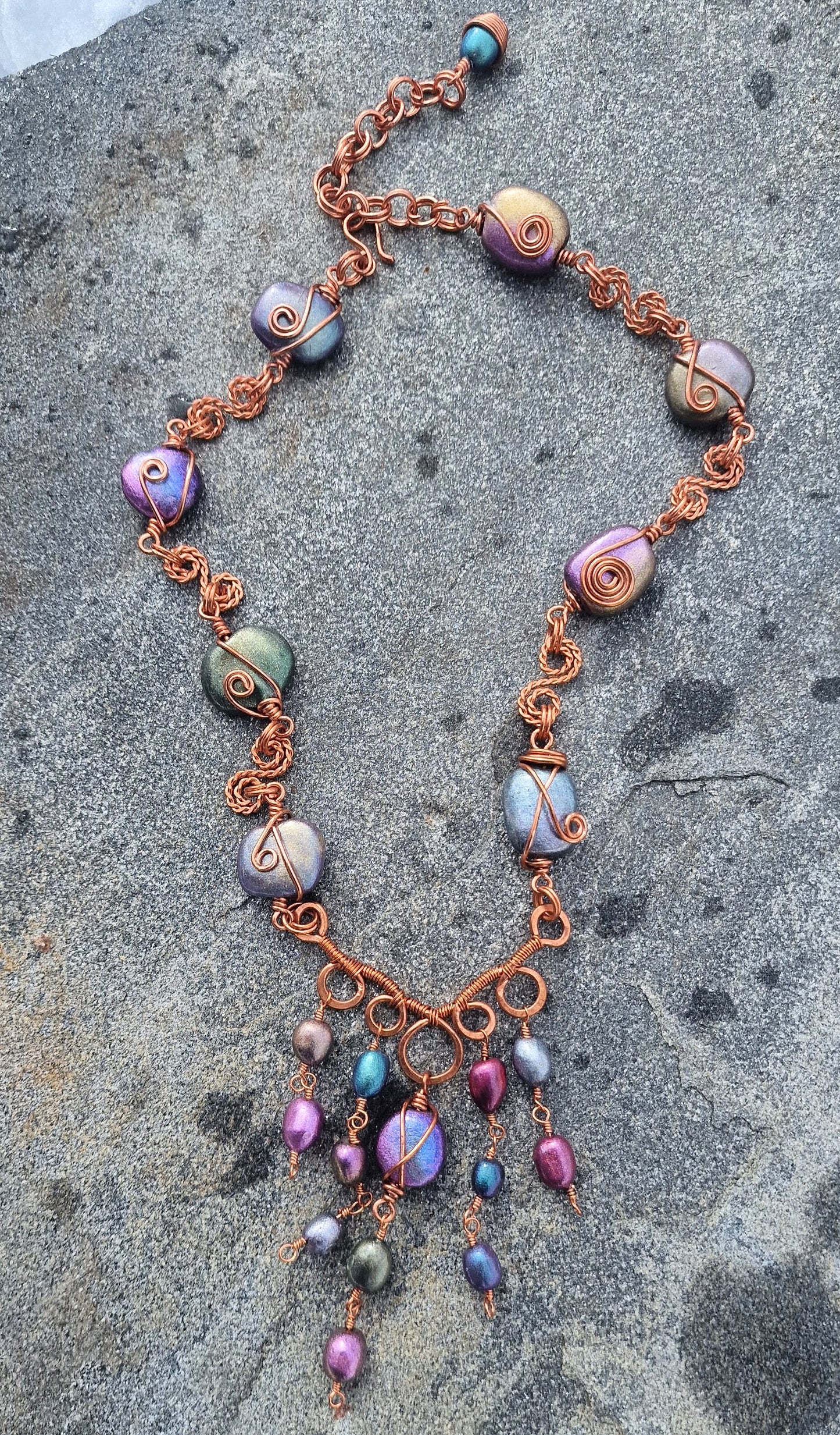 Unikt smykke i magiske farger