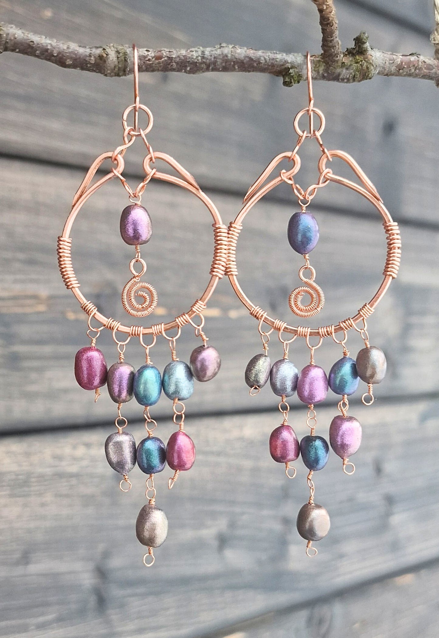 Vakre statement øredobber i magiske farger