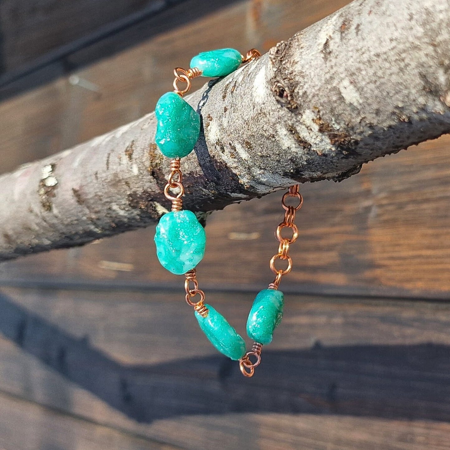 Armbånd med polymerstener i nydelig jadegrønn